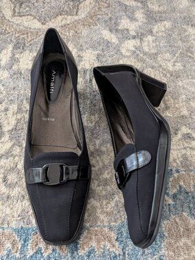 AMALFI Shoes Women's 10M Black Italian Buckle Accent Heel Classic READ